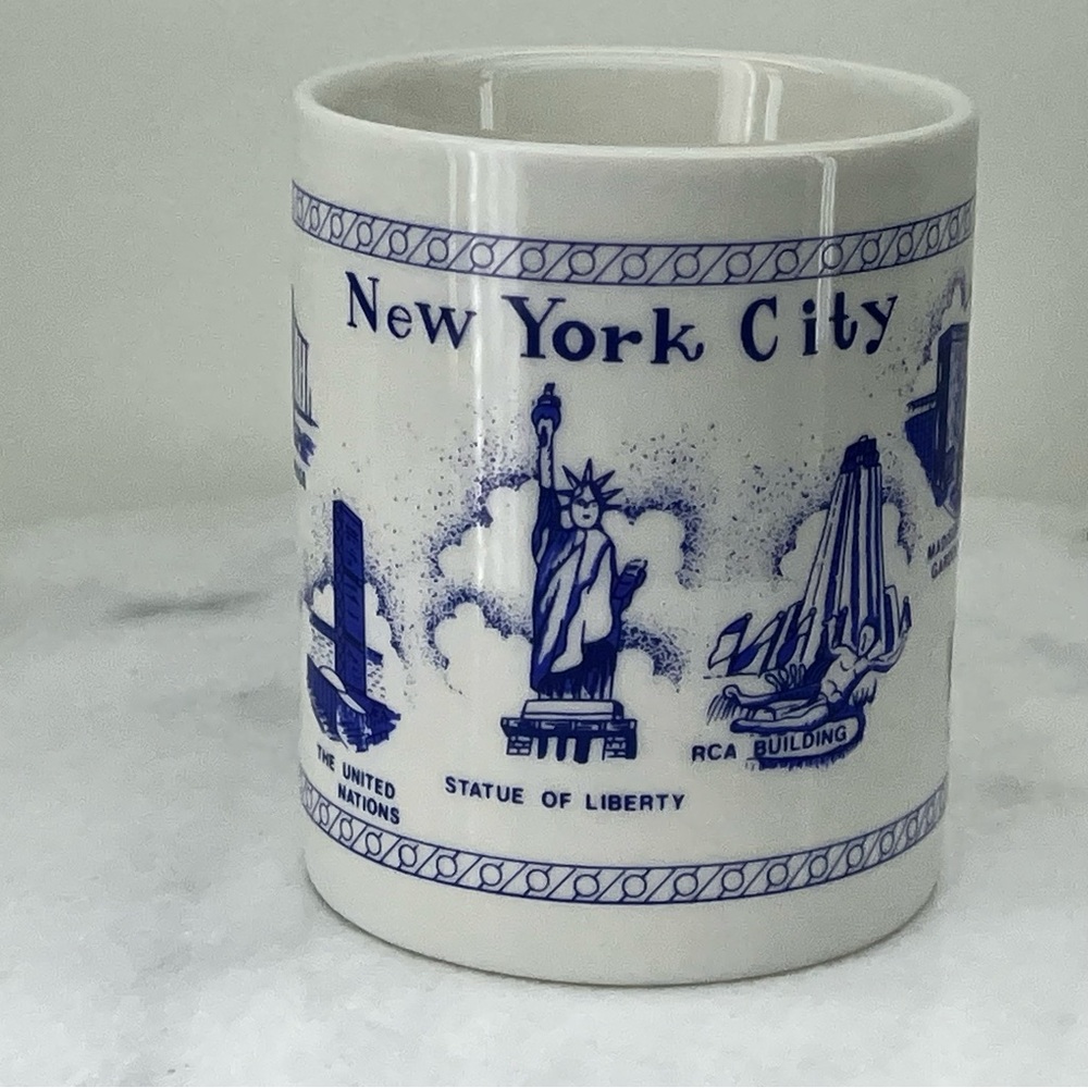 Vintage New York City Mug World Trade Center Tourist Souvenir Ceramic Coffee Tea